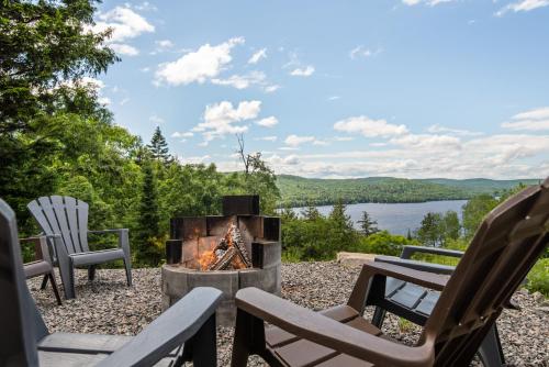 Skats, Chalet Le Panoramique, Magnifique vue sur la riviere Saint-Maurice in Senžendepila (QC)