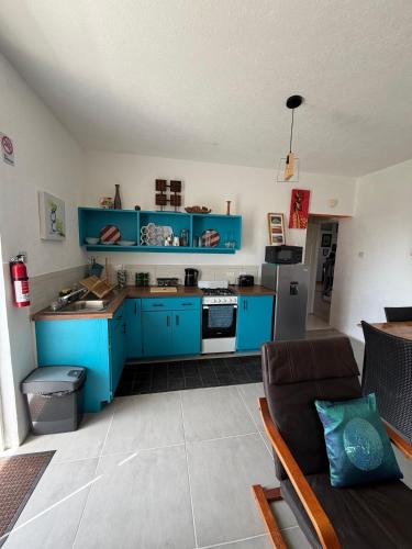 Dapur, Coral Sea View Vacation Rental in Apple Hall