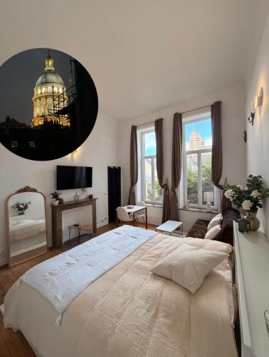 Vue Cathédrale - Au cœur de la vieille ville - Place de parking privé – khách sạn tại Ville Fortifiee