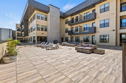 Facilities, New suite with full Kitchen and Livingroom Dallas in Cedars