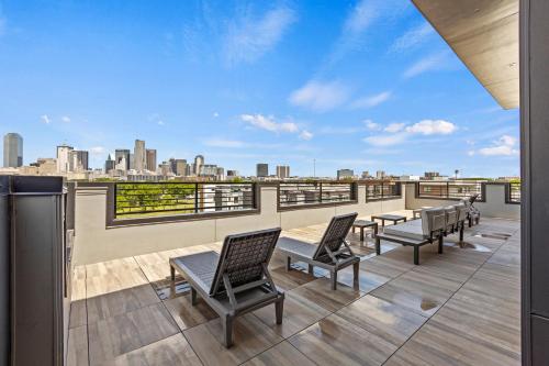 Balcony/terrace, New suite with full Kitchen and Livingroom Dallas in Cedars