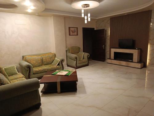 شقه مفروشه للايجار بجانب الكارفور اربد in Irbid