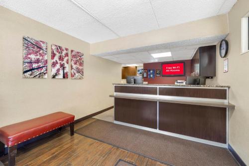 Red Roof Inn Buffalo - Niagara Airport in Williamsville, USA