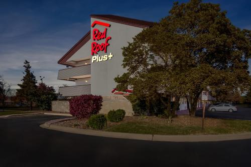 Red Roof PLUS+ Chicago - Hoffman Estates - image 11