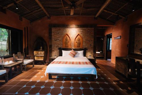Whale Island Resort in Van Phong Bay