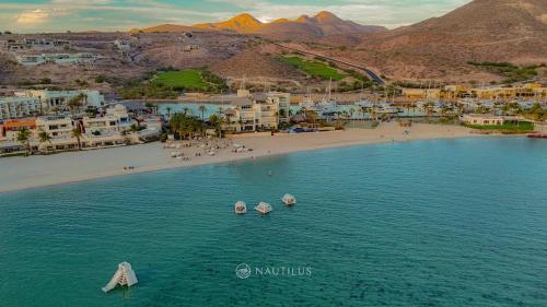 Oceanfront Villa Nautilus with Beach Club Access