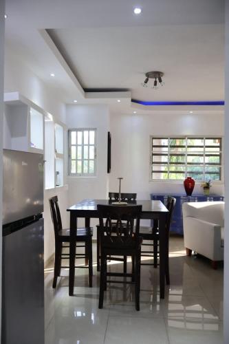 Villa SONJASAA Cozy apartment AC, Hot Water, WiFi, Pool, Bar, Bani 203 in Bani