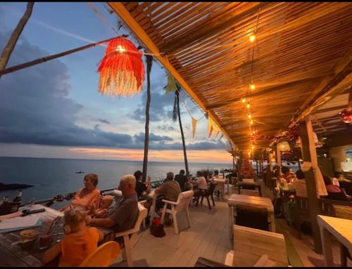 Étterem, NO name bangalow in Klong Tob Beach