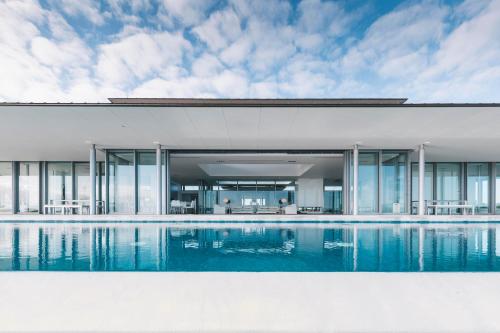 Balcony/terrace, Eagles Nest Villas in Russell