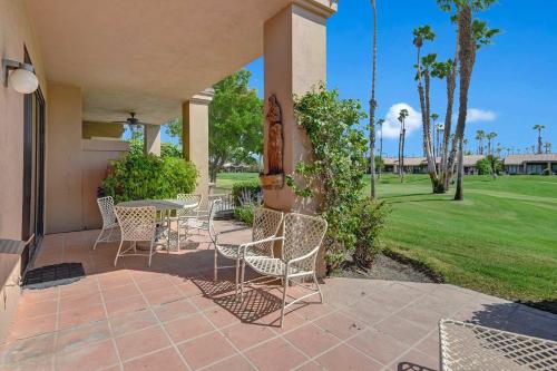 VY559 - Violet Circle in Palm Desert, USA