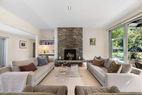 Arrowtown Home near Golf, Biking & Walking Trails – khách sạn tại Arrowtown