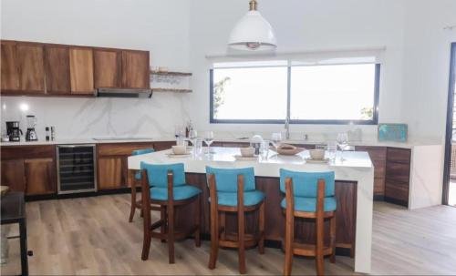 Villa with Stunning Isla Tortuga Ocean View, Near Curu Park & Ferry in Blue Zone in Paquera