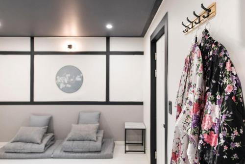 1 futon bed