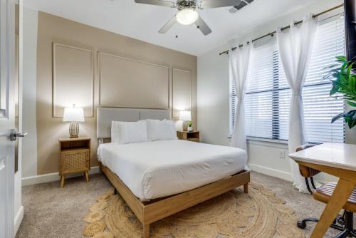 Luxury 1B with Pool near Legacy West – khách sạn tại Frisco
