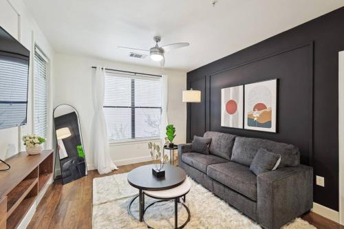 Stylish 2B near Legacy West Wi-Fi Fitness Pool – khách sạn tại Frisco