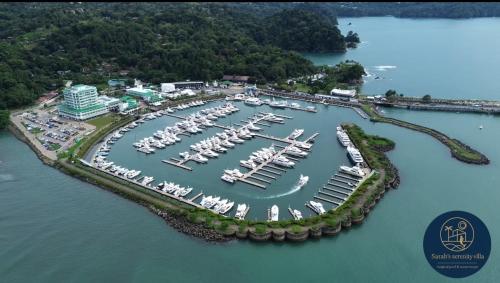 Serenity Villa Private Pool, Secure Luxury near Manuel Antonio in Barrio Inmaculada
