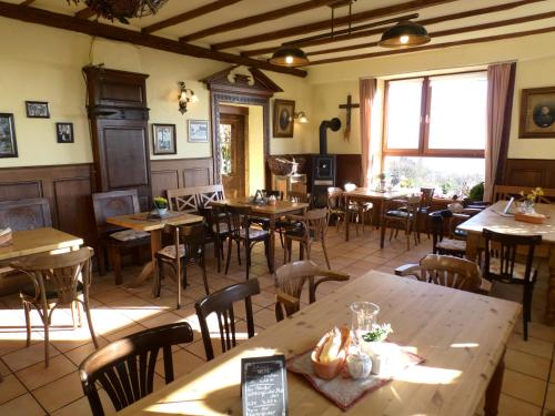 Restorāns, Gasthaus Zur Burgschanke in Aremberga