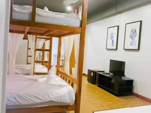 4 bunk beds