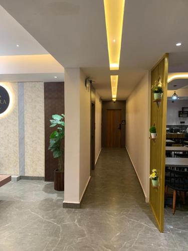 HOTEL EMORA KEYS ,500 Mtrs From Madikeri Fort in Coorg