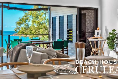 Absolute Beachfront with Ocean Views 3 Beds plus Pool in Hideaway Bay