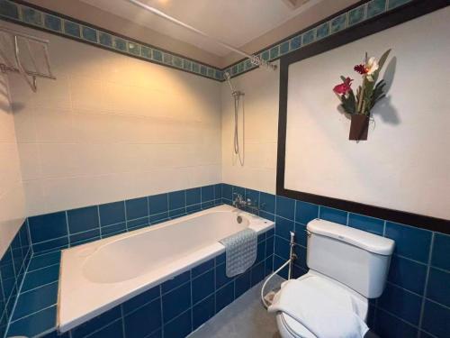 room detail thumbnail 2