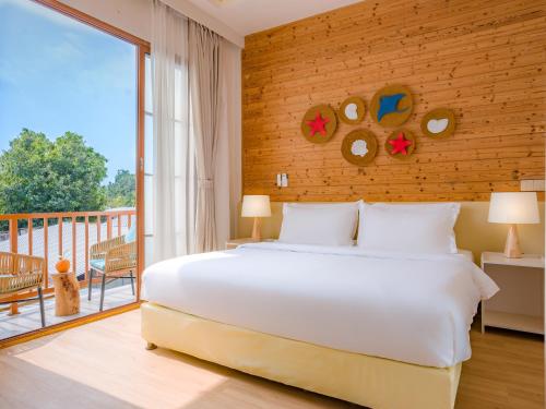 Thundi by Biosphere in Baa Atoll