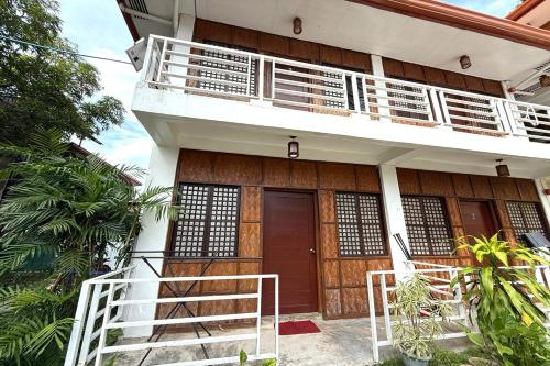 RedDoorz @ Camp Saint John Hotel La Union - 숙소 외관