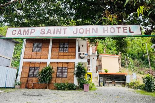 RedDoorz @ Camp Saint John Hotel La Union - 숙소 외관