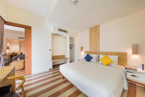 room detail thumbnail 0