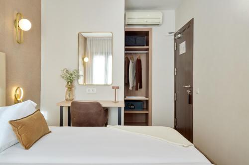 Hostal Centric Room Type - Twin Room