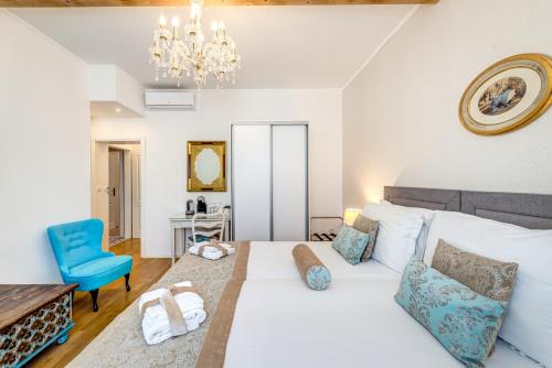Le Monde Luxury Accommodation - image 11