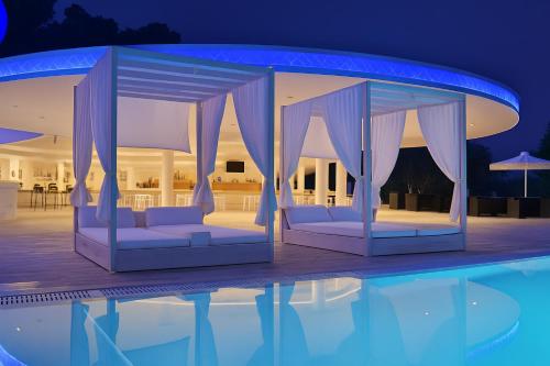 Peldbaseins, Paradise Resort Evia, a member of Radisson Individuals in Magoula (Eretria)