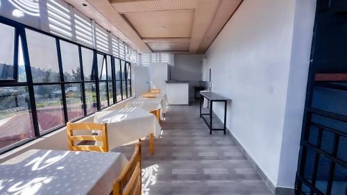 Restaurace, Kigombe River Motel- musanze in Ruhengeri