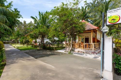 Garden, Nyuh Kadah Guest House in Nusa Penida