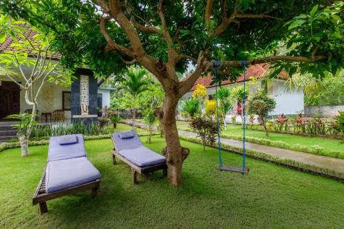 Garden, Nyuh Kadah Guest House in Nusa Penida
