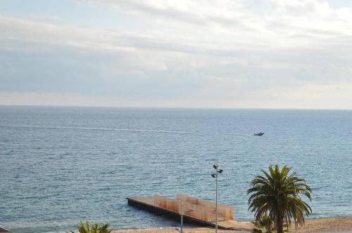 FS020-1504 Appt Studio cabine 4 personnes FREJUS - image 2