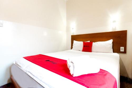 Hotellihuone, RedDoorz near Halim Perdanakusuma 3 in Halim