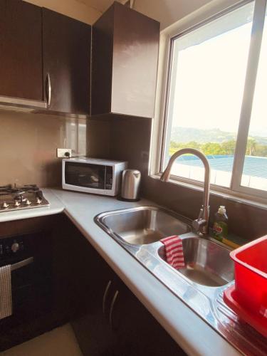 Bula Bliss 2-Bedroom Apartment with Mountain View - Nadi, Nadi (photo 10)