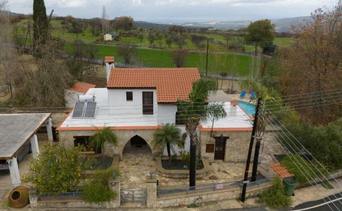 Koutsini Villa in Pano Akourdaleia