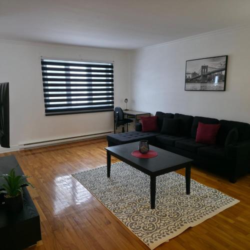 Appartement cosy, comme a la maison in Riviere-des-Prairies-Pointe-aux-Trembles