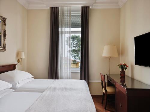 1 queen bed