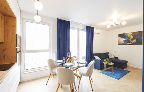 Pileckiego Apartment IV by JumpInHere in Чоснув