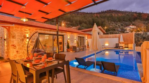 Üzümlü 1 bedroom secluded villa with private pool hot tub – khách sạn tại Uzumlu