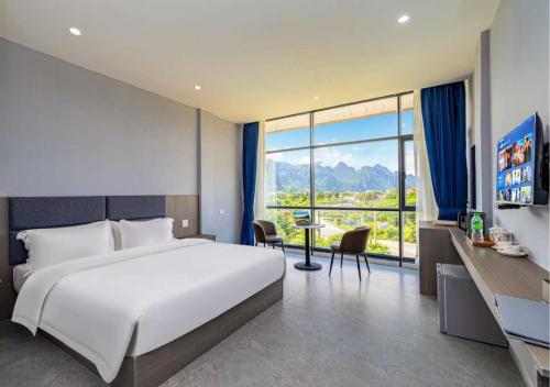 room detail thumbnail 1