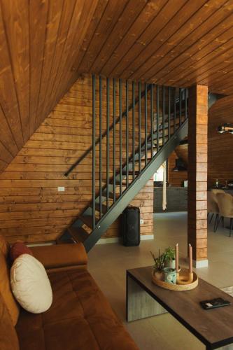 A-Frame Cabins & Private Jacuzzi in Tinăud