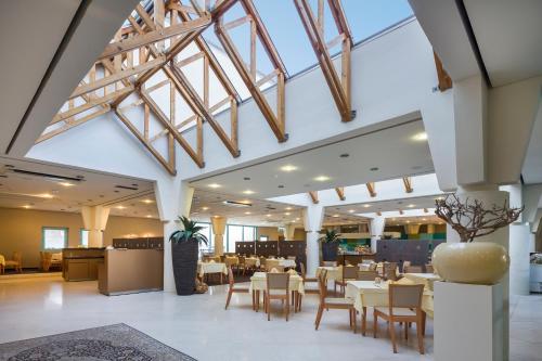 Restoran, BRETANIDE Sport & Wellness Resort - All Inclusive in Brac Island