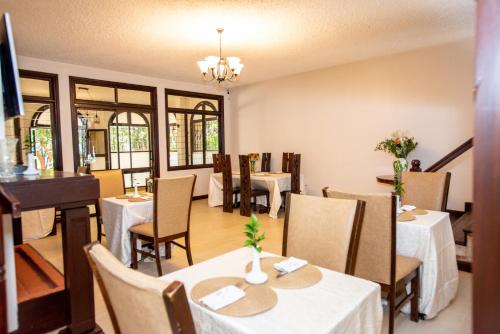 Restoran, Cozy Stead Hotel - Haven House, Gigiri in Nairobi