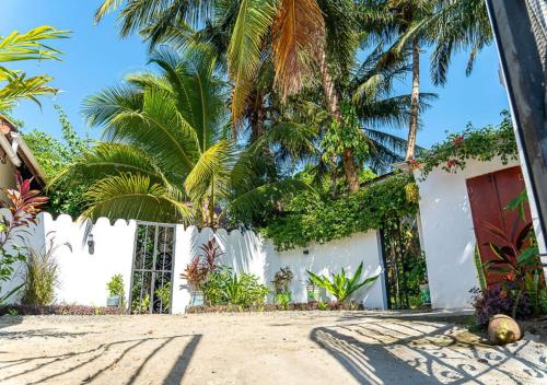 Gecko Cottage - Cosy 2-Bedroom in Bagamoyo Old Town in Bagamoyo