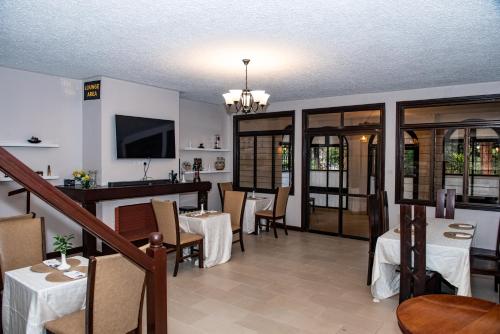 Restoran, Cozy Stead Hotel - Haven House, Gigiri in Nairobi