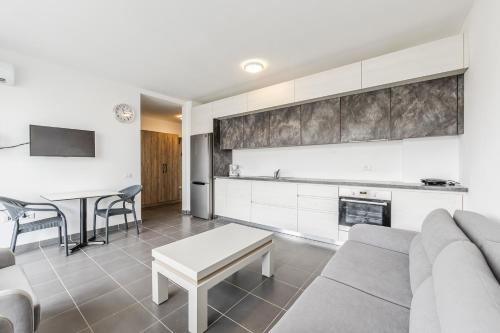 Talea Comfort Apartment 1 by PikHost in Tale